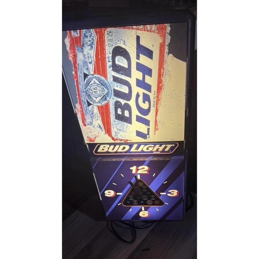 Vtg Bud‎ Light Beer Bar Light Wall Clock Billiards Pool Table Man Cave Sign